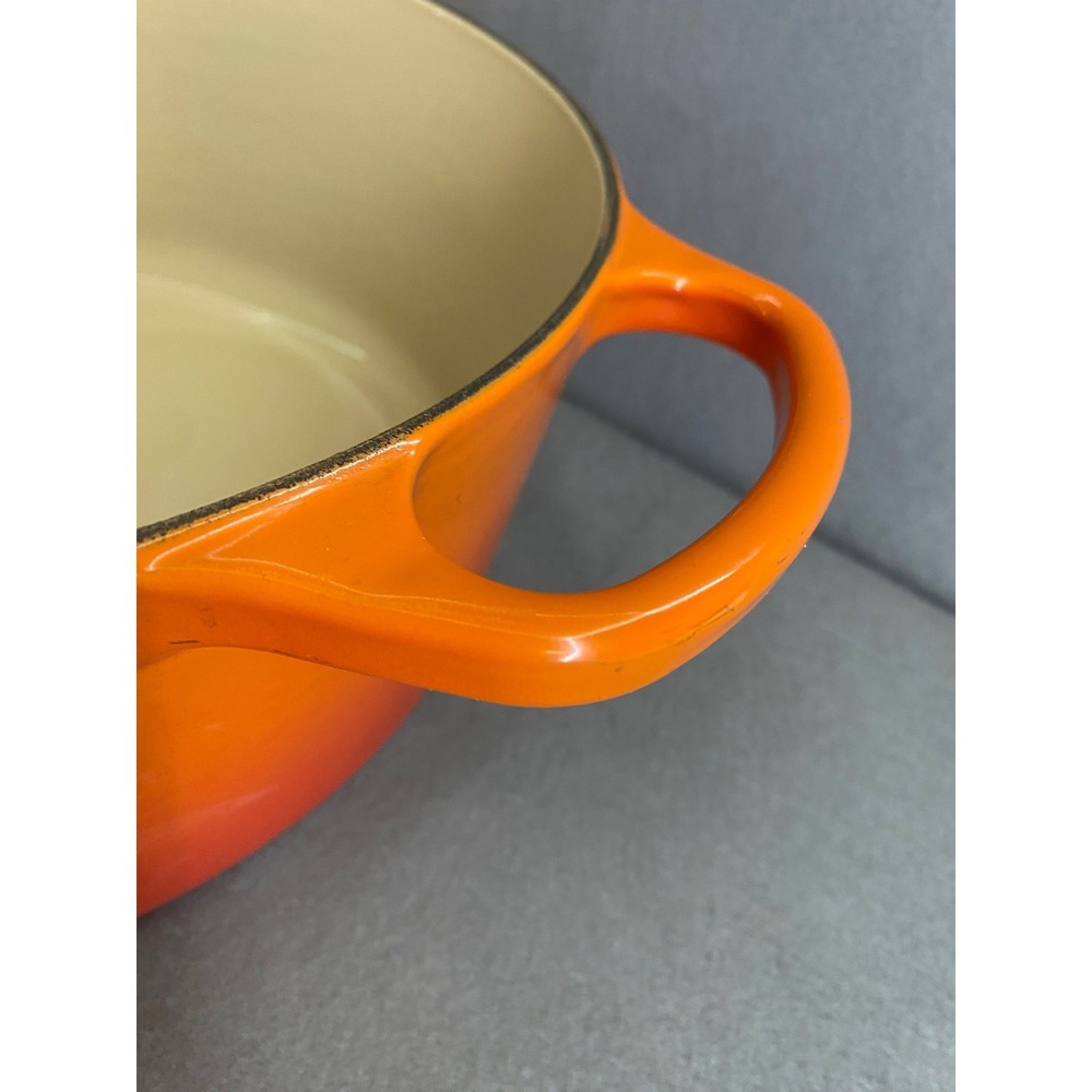 Le Creuset Flame Orange Round Dutch Oven 7.25 Qt Enameled Cast Iron 28 France - Picture 8 of 11